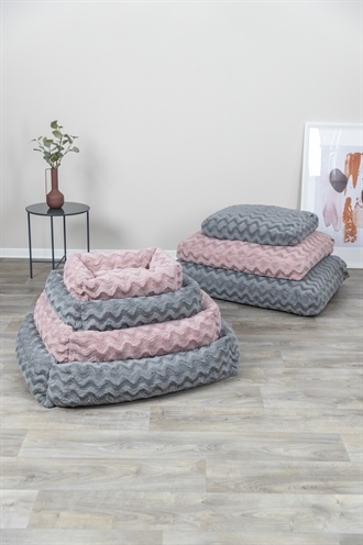 Trixie Hondenmand Loki Hoekig Roze 50x35 cm — Comfortabele plek voor jouw hond