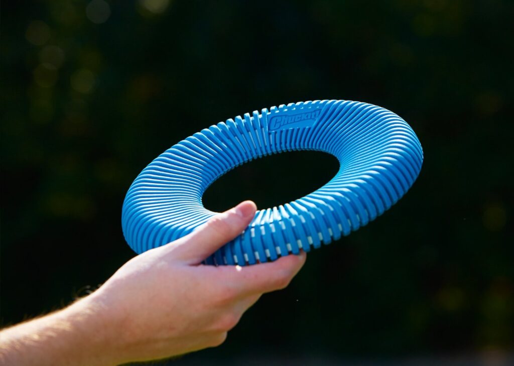 Chuckit! Rugged Flyer L - Sterke frisbee voor grote honden - afbeelding 2