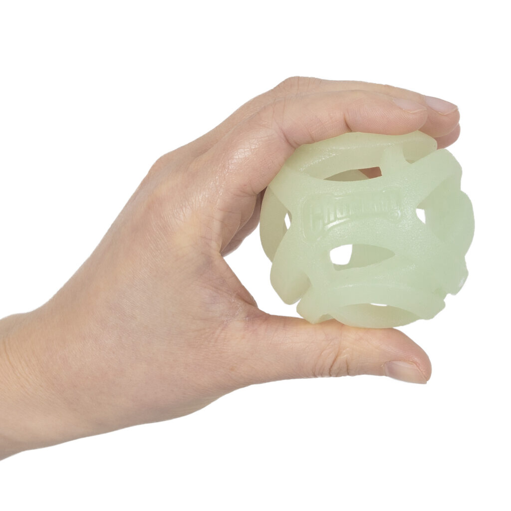 Chuckit! Air Glow Fetch Ball M - Speelgoed voor honden, glow in the dark - afbeelding 2