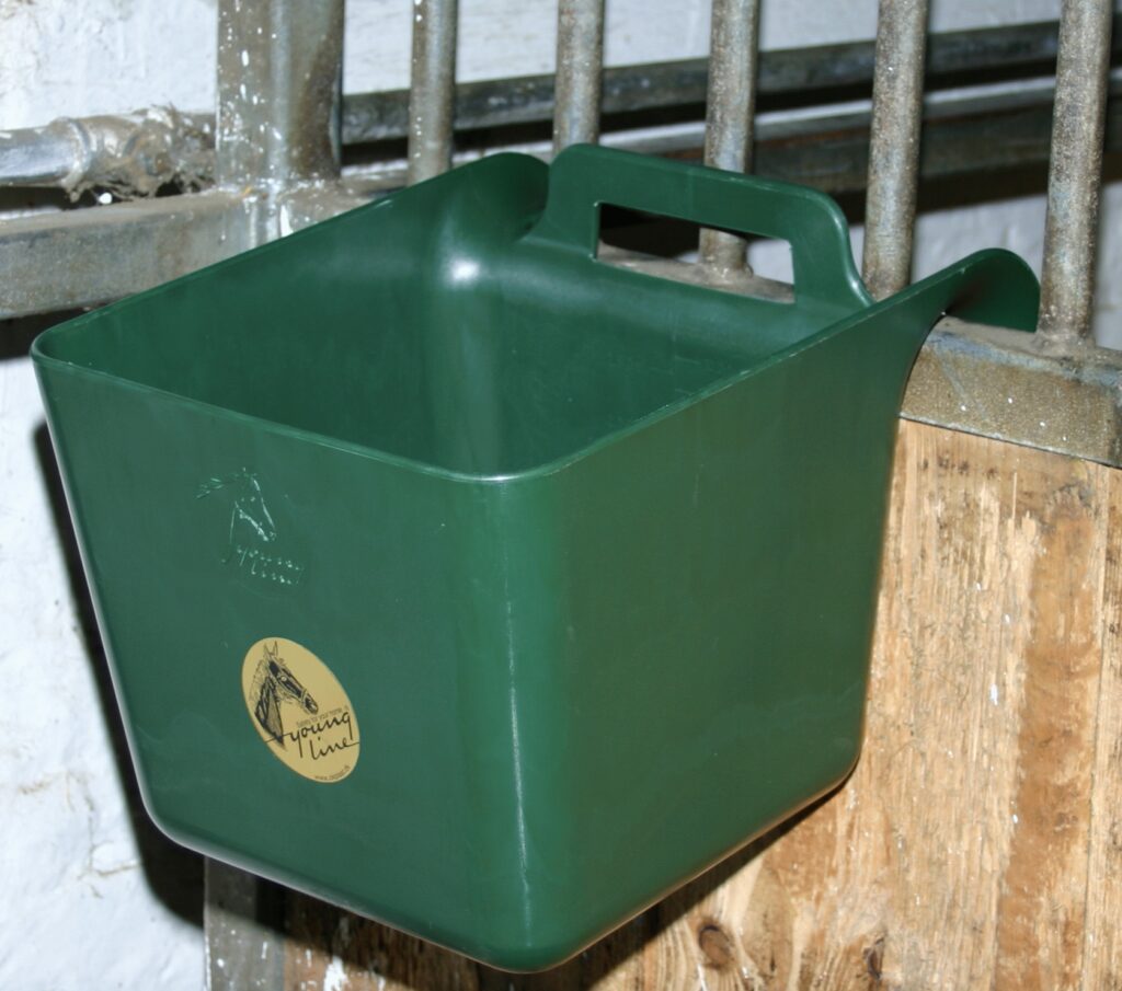 OK Plast Voerbak met ophang en handgreep 11 l Groen - afbeelding 3