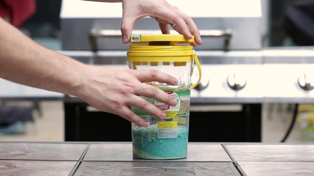 Flybuster Garden Trap - Vliegenval met 40 gram biologische lokstof - afbeelding 2